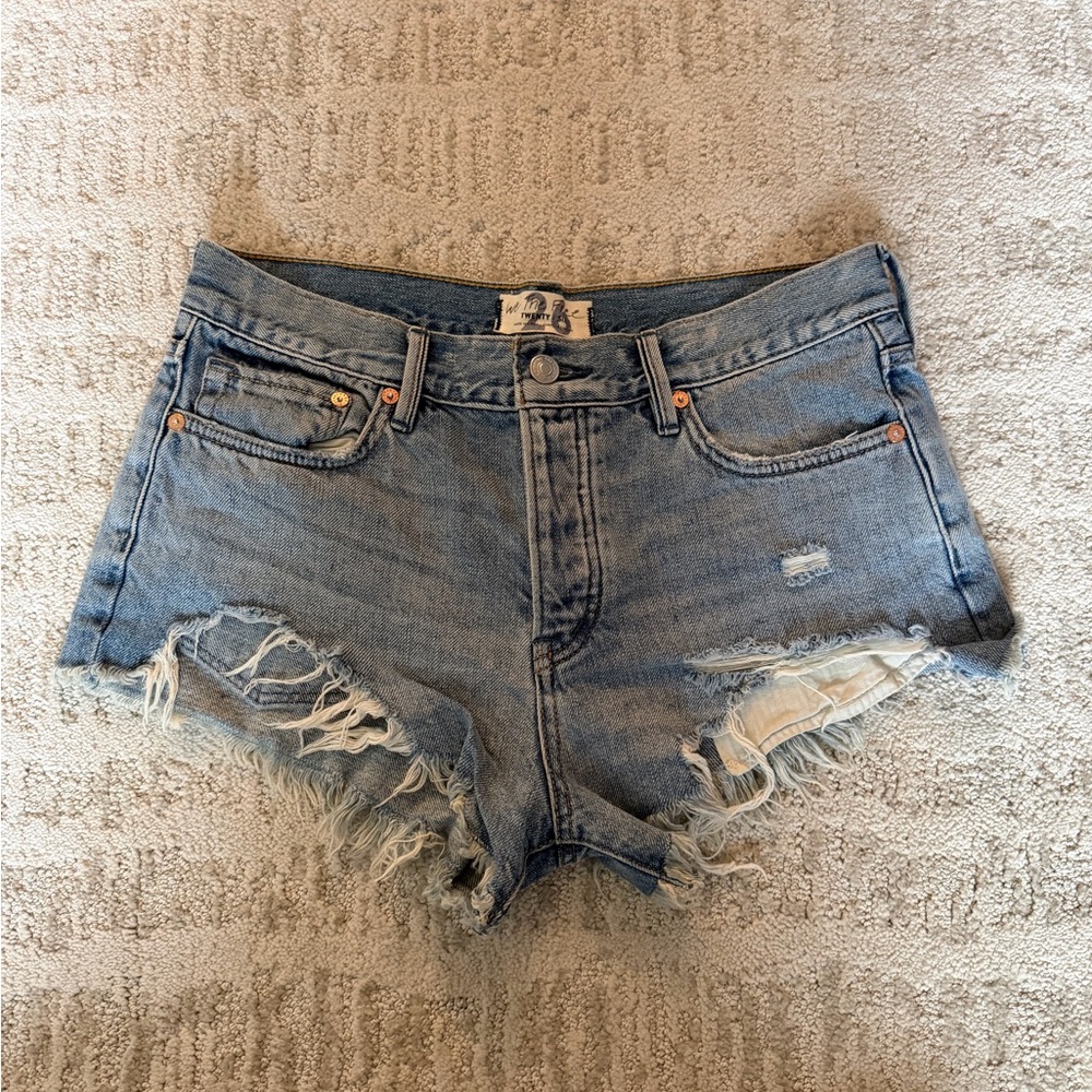 Women’s Free People distressed Medium Blue Denim Women’s Shorts